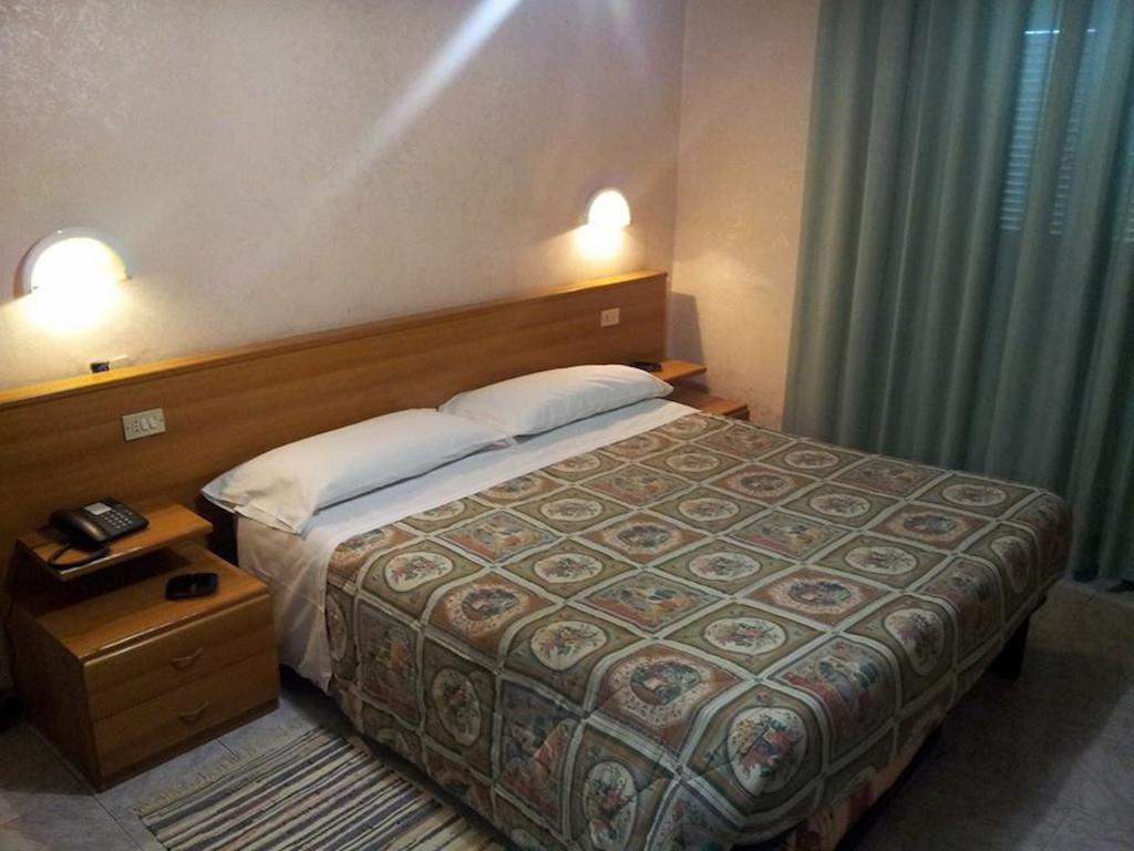 Hotel Acapulco ミラノ 部屋 写真